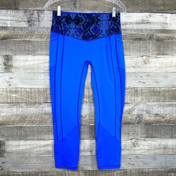 lululemon athletica Pants - Lululemon 8 All The Right Places Crop Pipe Dream Blue Mini Ziggy Snake Leggings